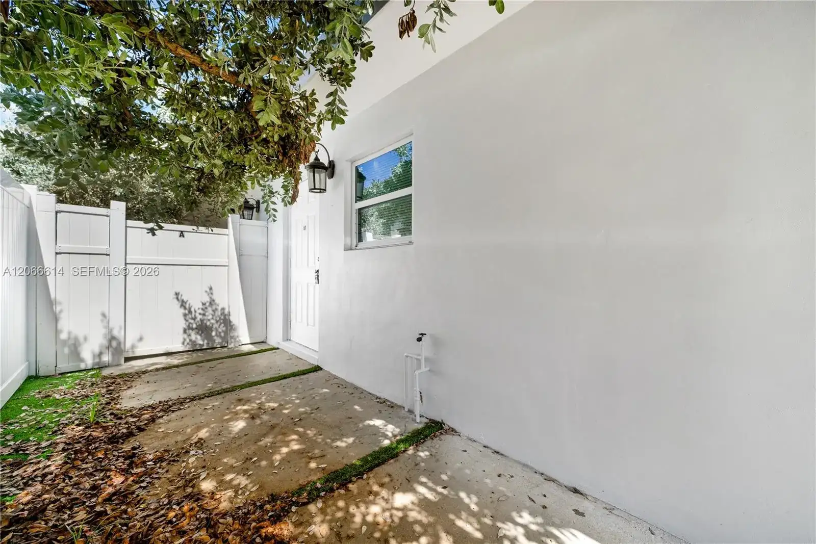 1041 NE 9th ave # A1, Fort Lauderdale FL 33304 photo 2