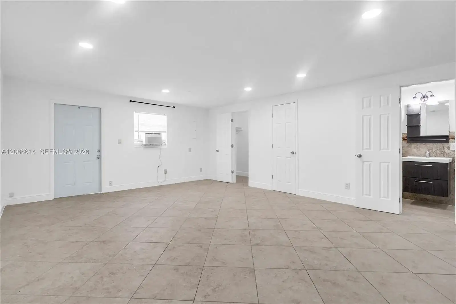 1041 NE 9th ave # A1, Fort Lauderdale FL 33304 photo 4