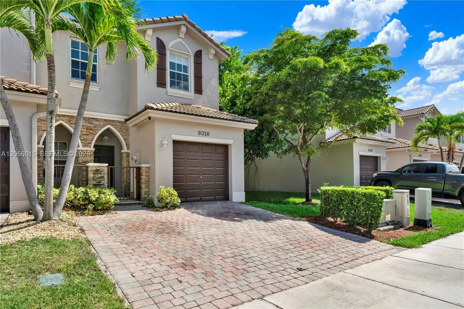 9318 SW 220th St, Cutler Bay FL 33190 photo 2