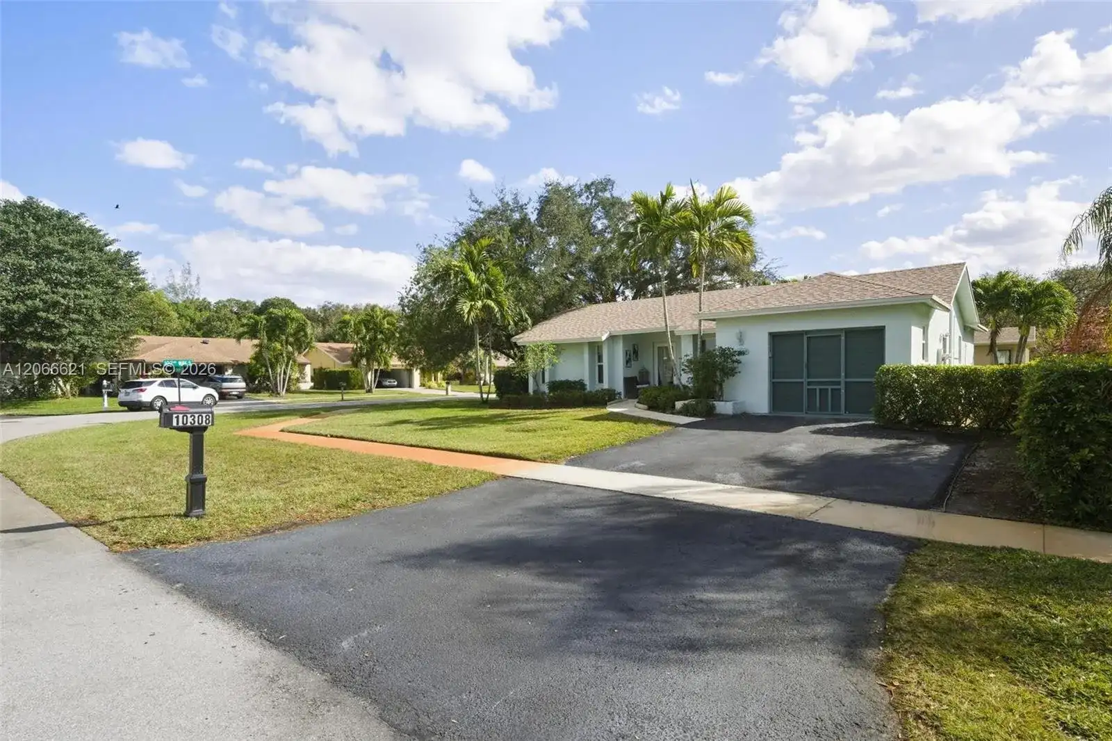 10308 Greenbriar Ct, Boca Raton FL 33498 photo 2