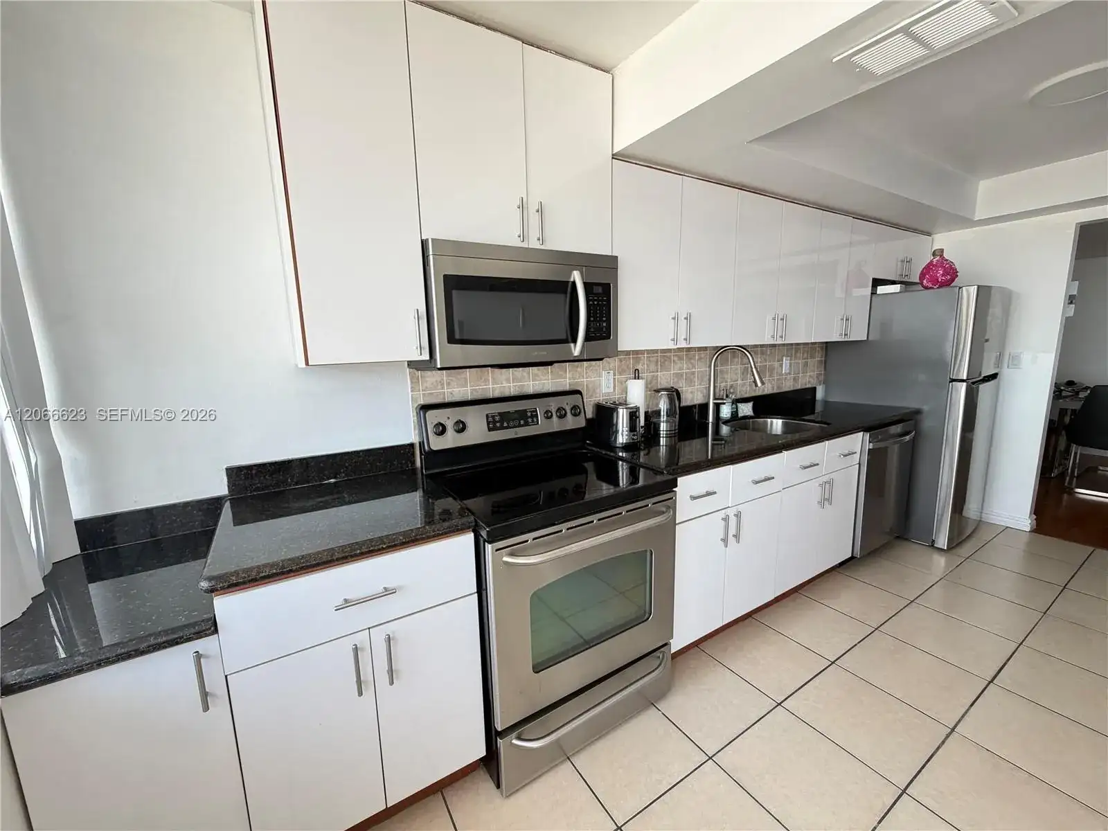18031 Biscayne Blvd # 601, Aventura FL 33160 photo 2