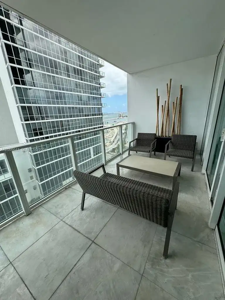 1040 Biscayne Blvd # 1505, Miami FL 33132 photo 2