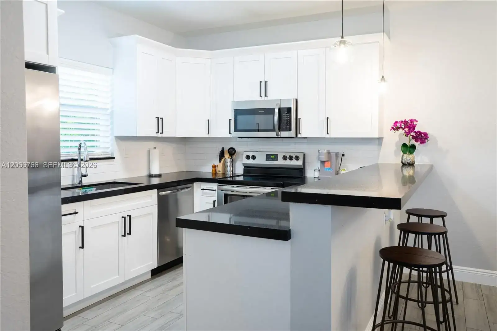 837 NW 14th Way, Fort Lauderdale FL 33311 photo 2