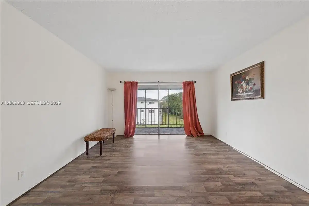 1200 Hillcrest Ct # 315, Hollywood FL 33021 photo 2