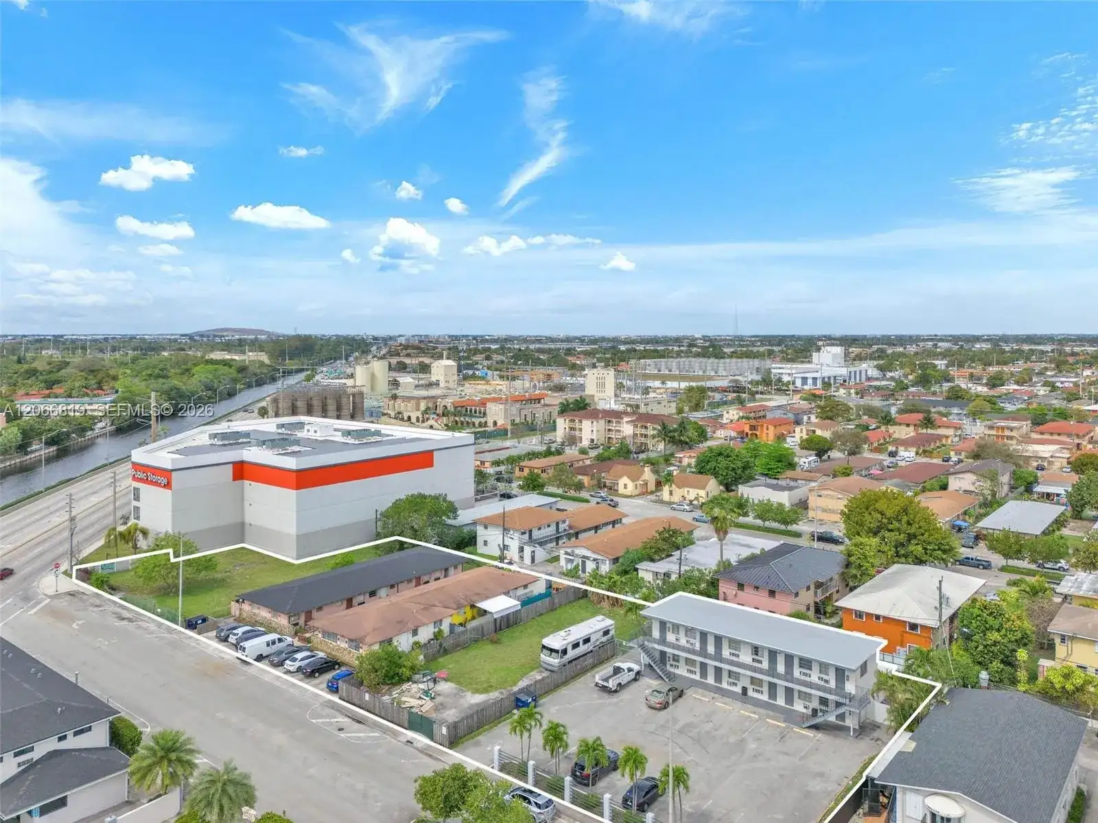 NW 5th st, Hialeah FL 33010 photo 2
