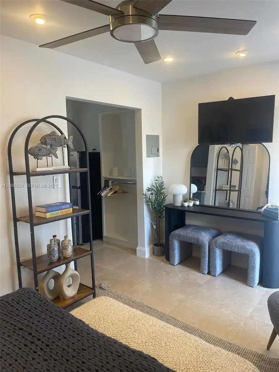 338 Roosevelt St # 1002, Hollywood FL 33019 photo 3