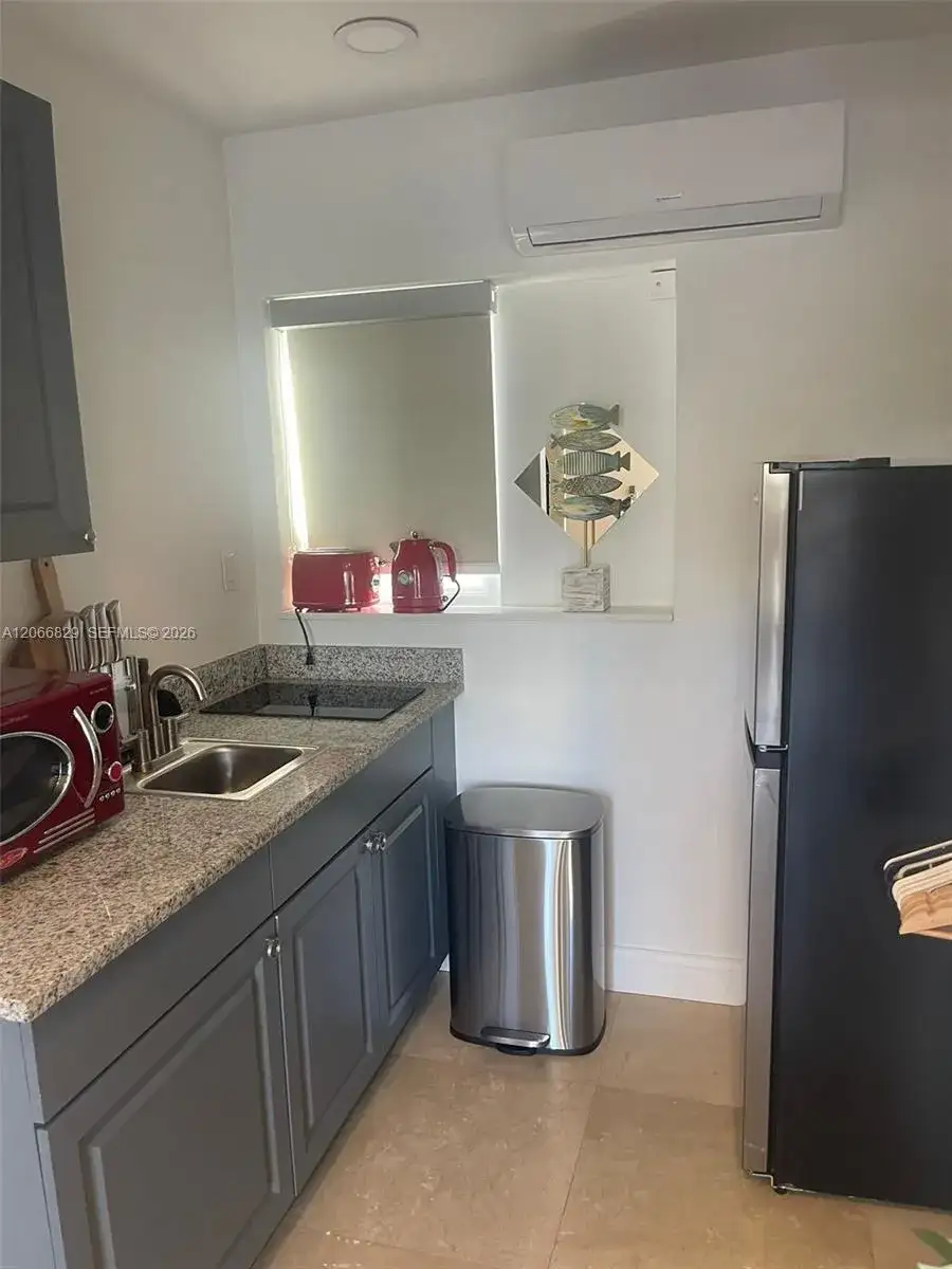338 Roosevelt St # 1002, Hollywood FL 33019 photo 5