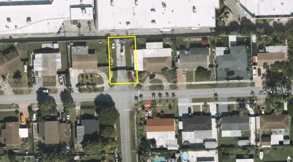 41ST 41ST, Miami FL 33165 photo 2