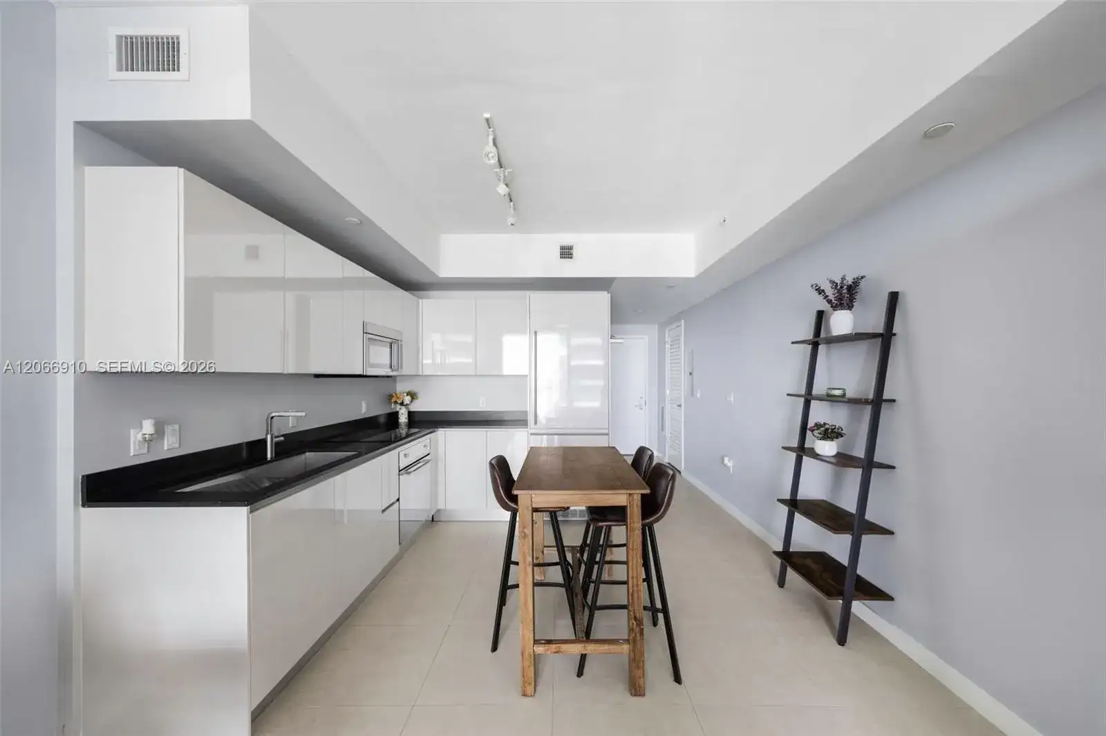 1010 Brickell Ave # 3610, Miami FL 33131 photo 4