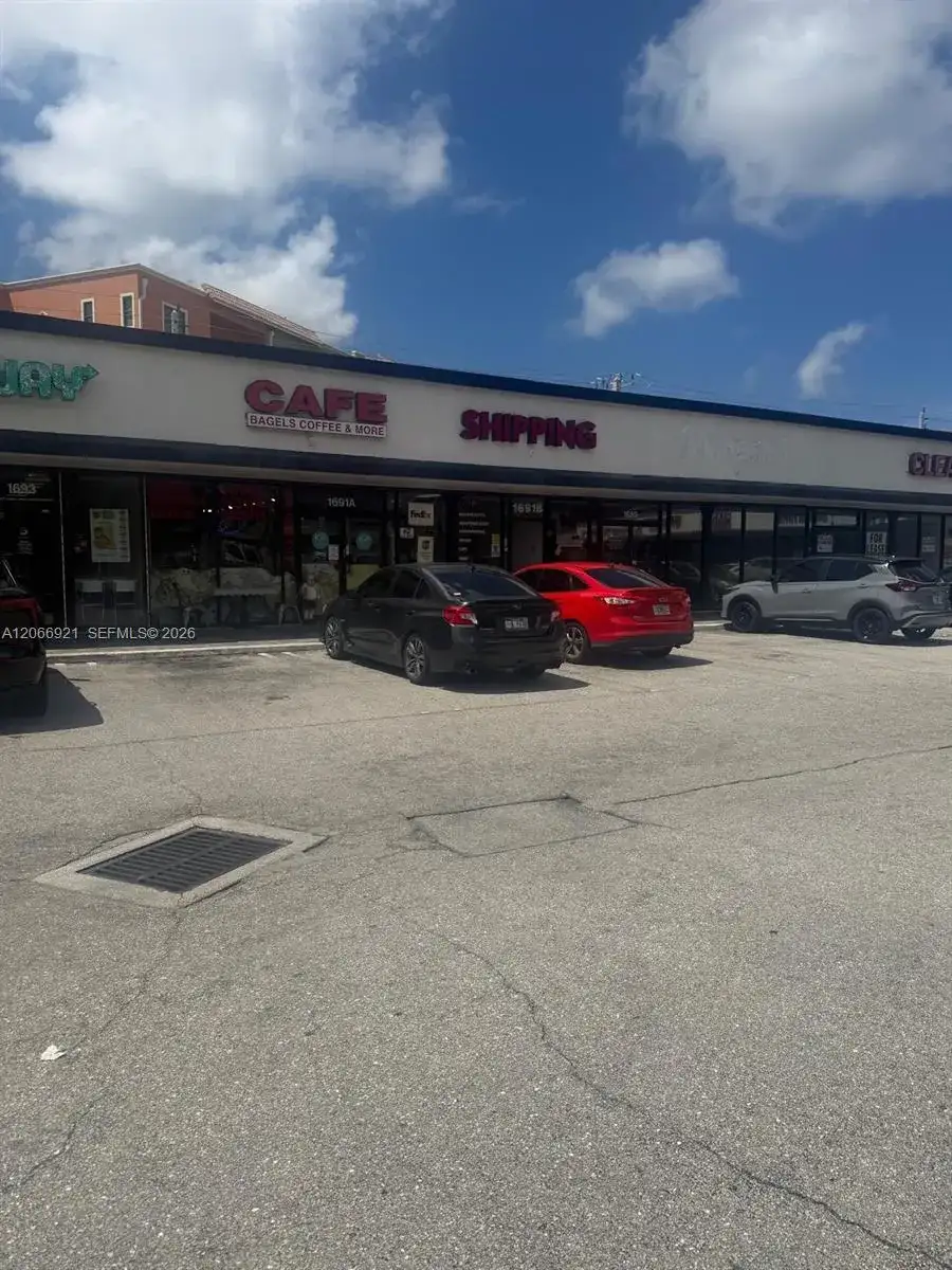 1691 Forum Place, West Palm Beach FL 33401 photo 2