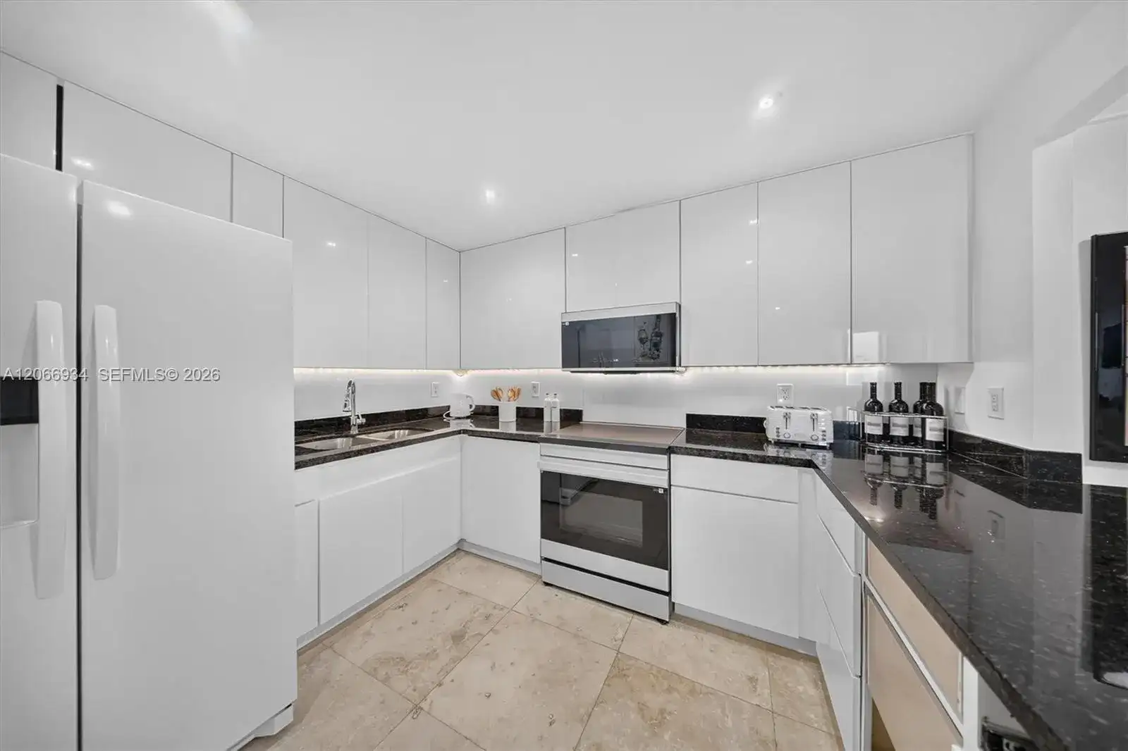 2301 Collins Ave # 908, Miami Beach FL 33139 photo 4