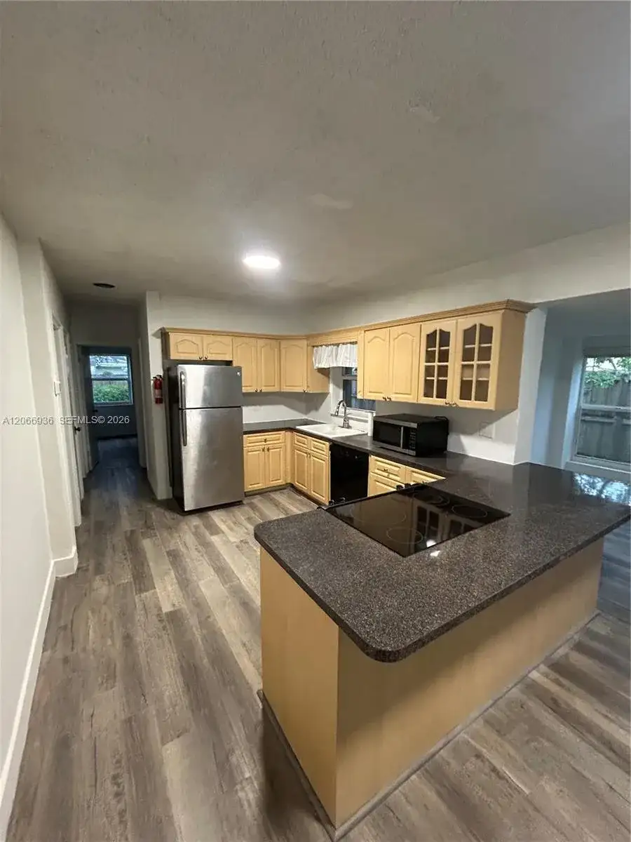 1482 NE 175th St, North Miami Beach FL 33162 photo 5