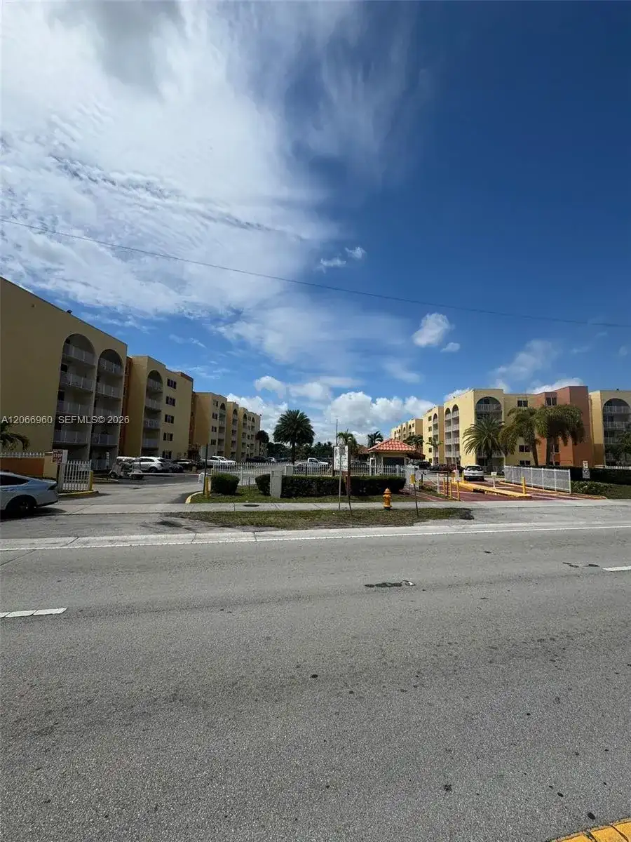6970 NW 186th St # 212, Hialeah FL 33015 photo 3