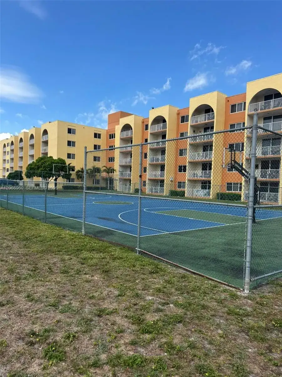 6970 NW 186th St # 212, Hialeah FL 33015 photo 4