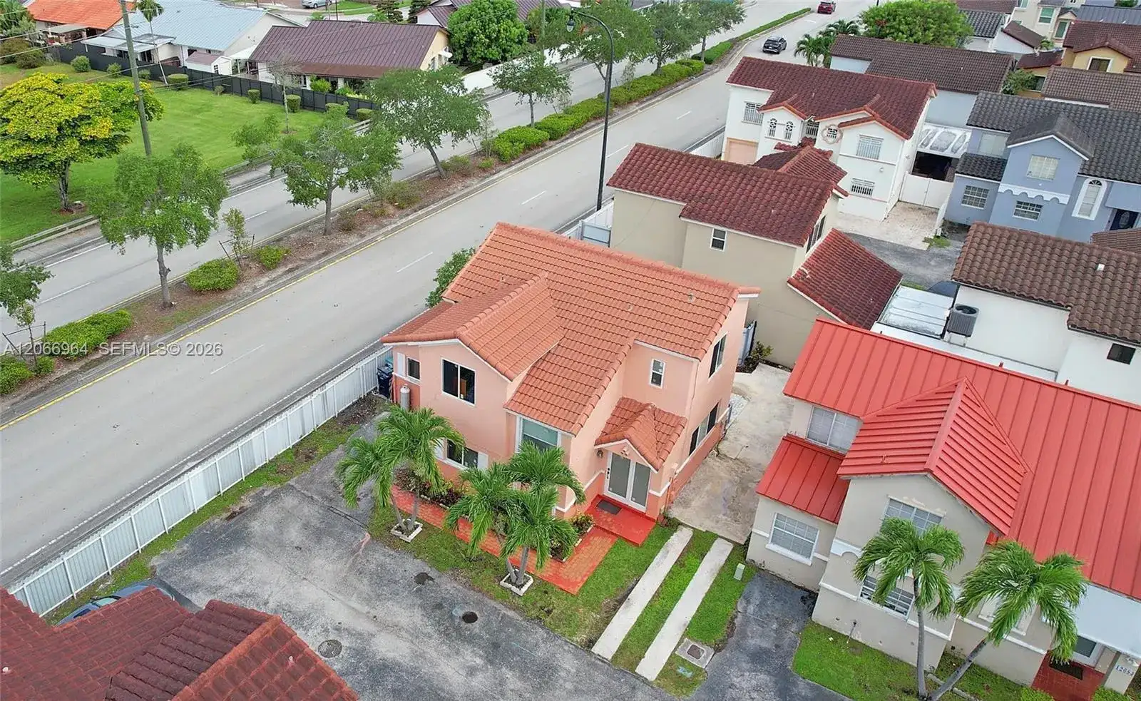 12693 NW 8th Ter, Miami FL 33182 photo 2