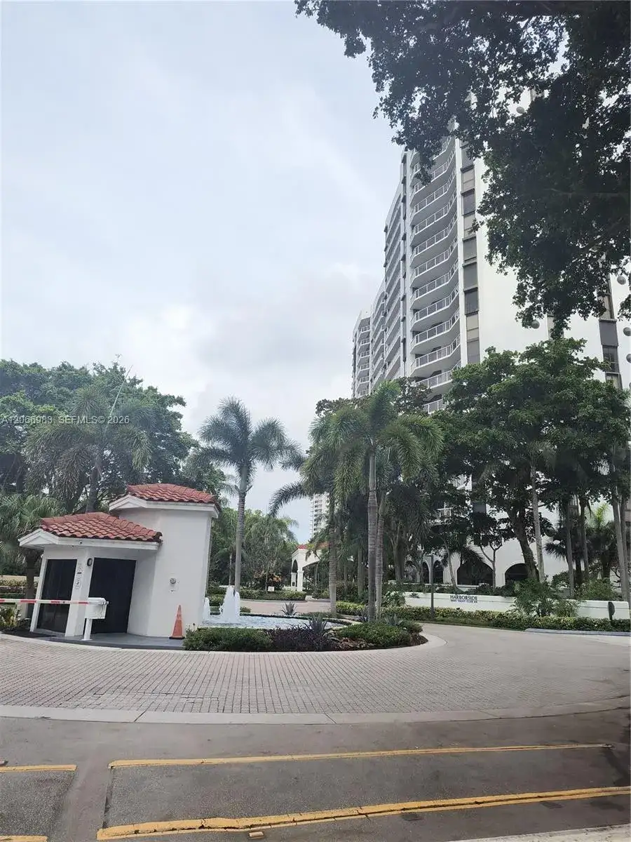 3610 Yacht Club Dr # 514, Aventura FL 33180 photo 3