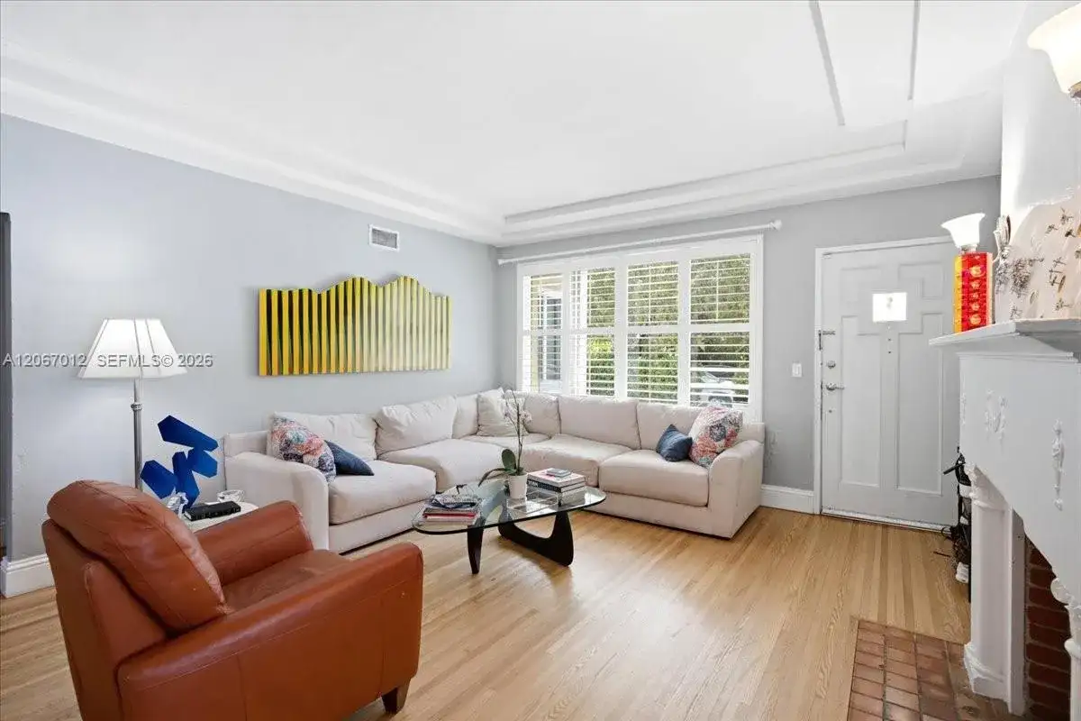 155 SW 28th Rd, Miami FL 33129 photo 2