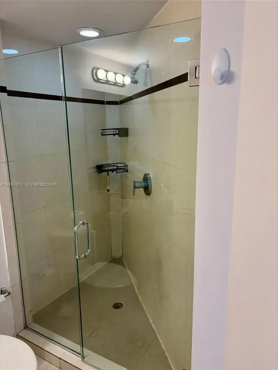 480 NE 30th St # 1701, Miami FL 33137 photo 3