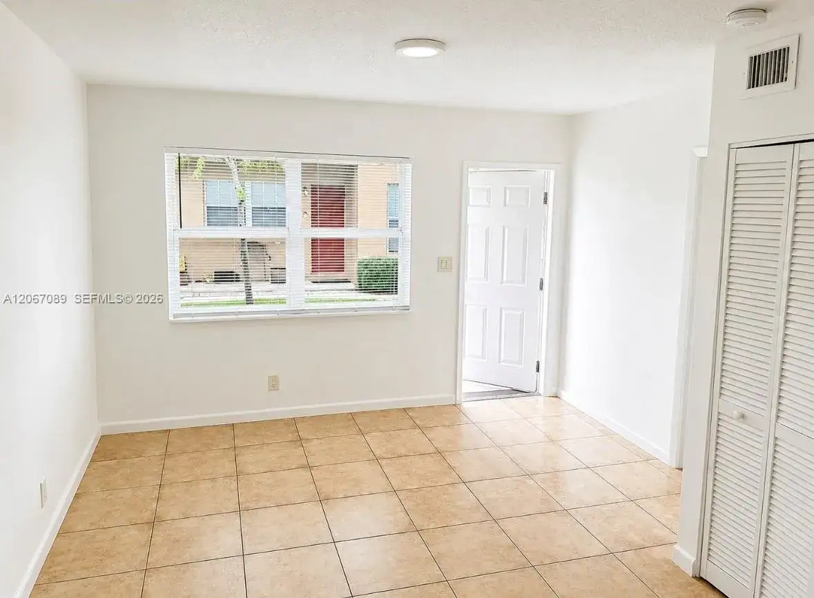 272 SW 3rd St # D, Deerfield Beach FL 33441 photo 2