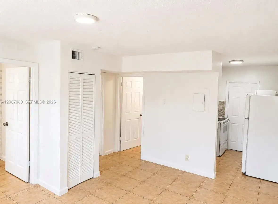 272 SW 3rd St # D, Deerfield Beach FL 33441 photo 3