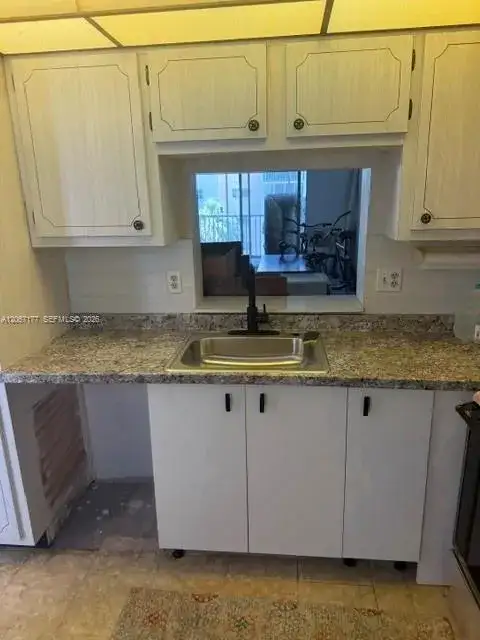 619 NE 14th Ave # 403, Hallandale Beach FL 33009 photo 5