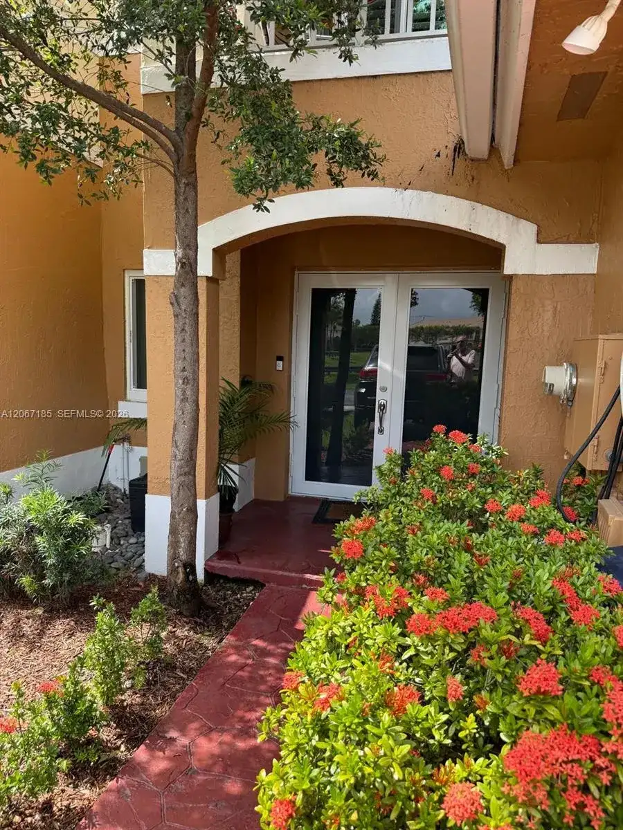 16232 SW 57th Ln, Miami FL 33193 photo 2