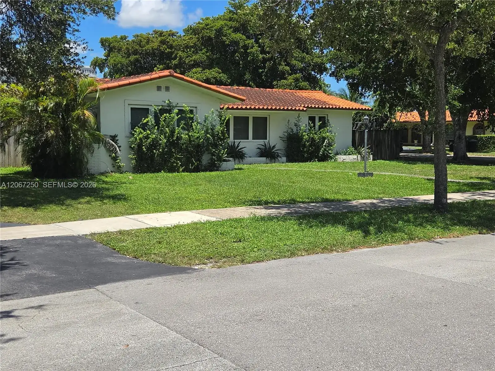 1101 Starling Ave, Miami Springs FL 33166 photo 2