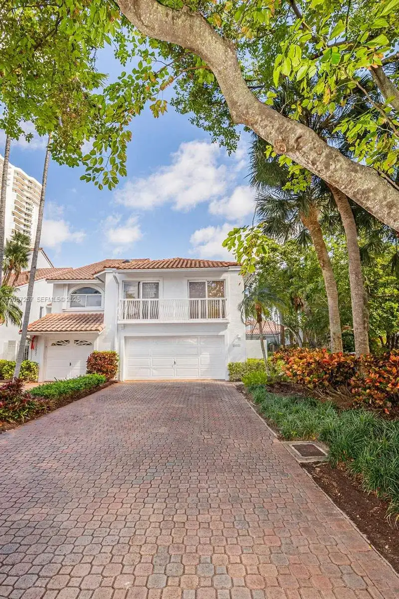 20935 NE 37th Ct, Aventura FL 33180 photo 3