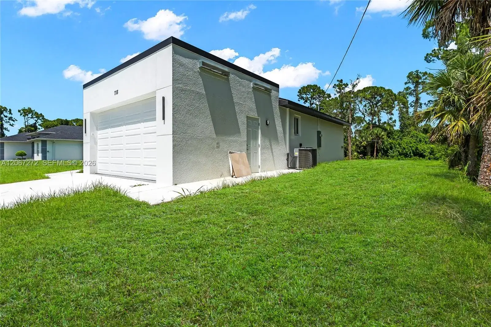 718 718 Robert AVE, Lehigh Acres FL 33936 photo 4