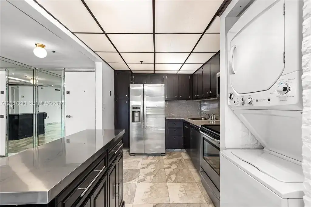 20505 E Country Club Dr # 533, Aventura FL 33180 photo 5