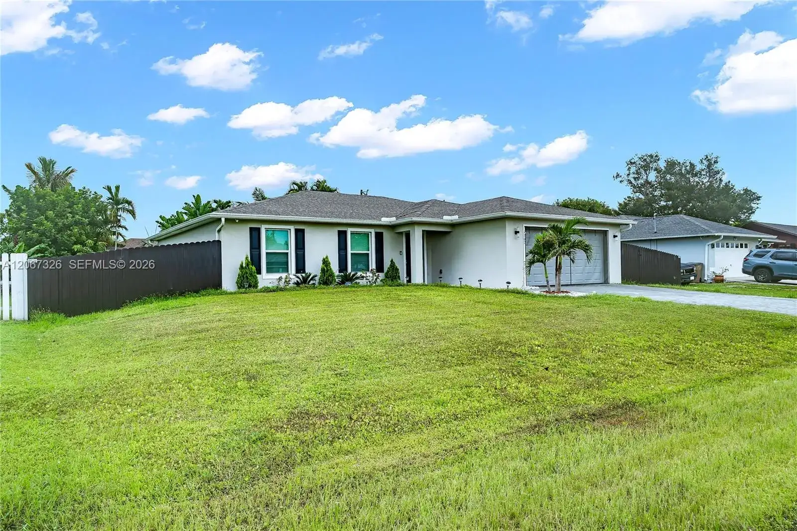 1307 1307 SW 13th Ter, Cape Coral FL 33991 photo 2
