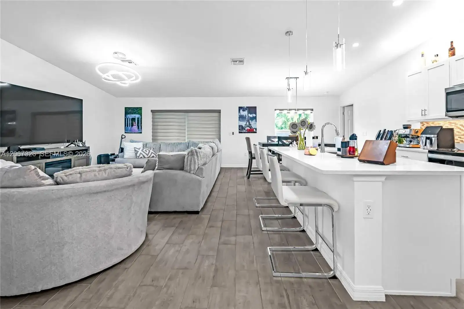 1307 1307 SW 13th Ter, Cape Coral FL 33991 photo 4