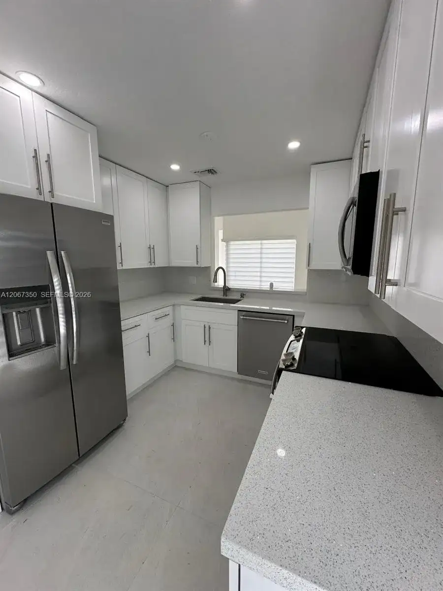 20926 SW 124th Ave Rd, Miami FL 33177 photo 2