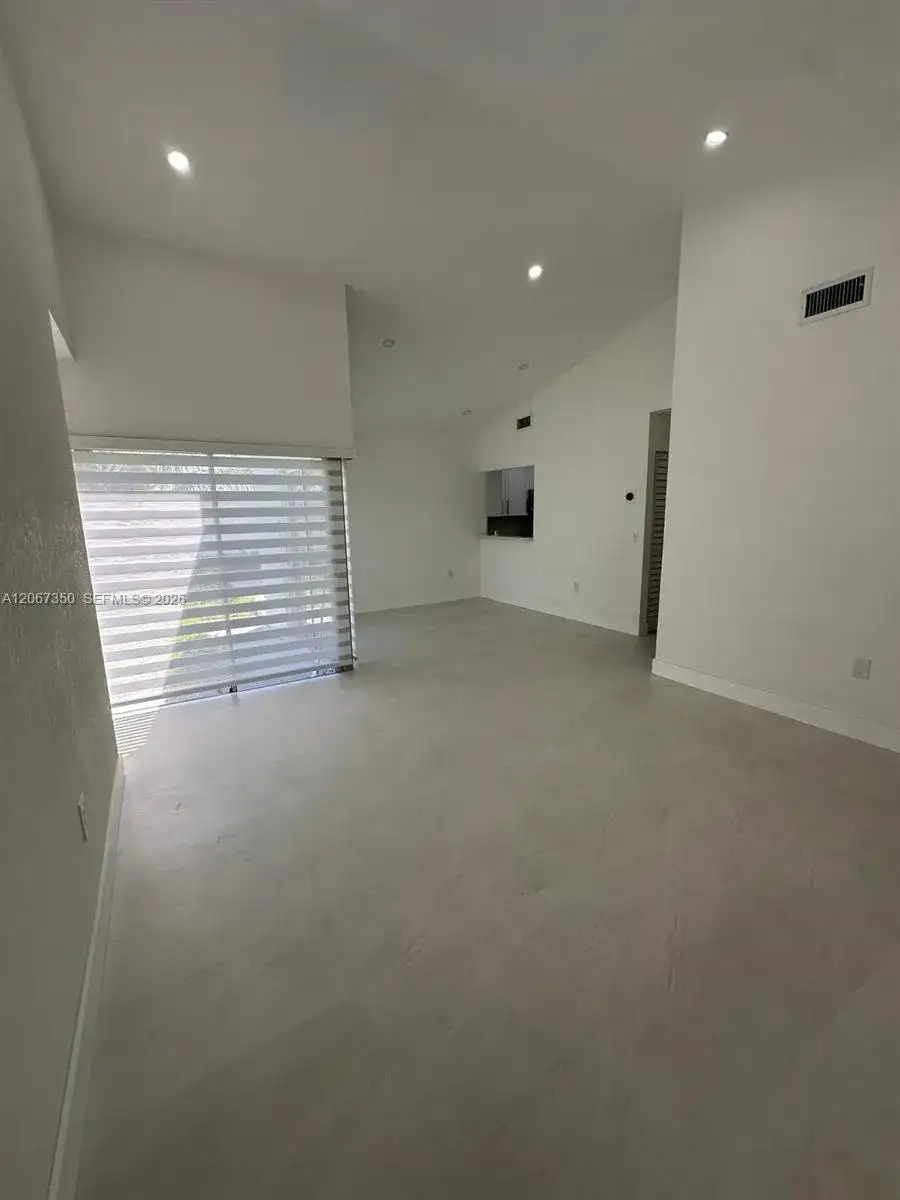 20926 SW 124th Ave Rd, Miami FL 33177 photo 3