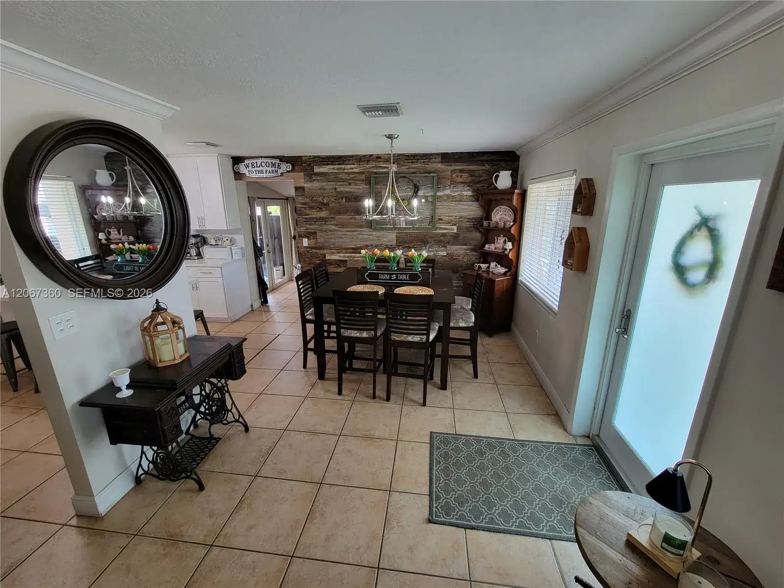 1316 W 61st Pl, Hialeah FL 33012 photo 2