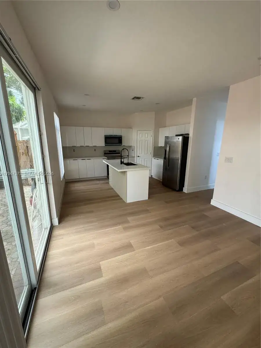 5606 NW 112th Psge, Doral FL 33178 photo 3
