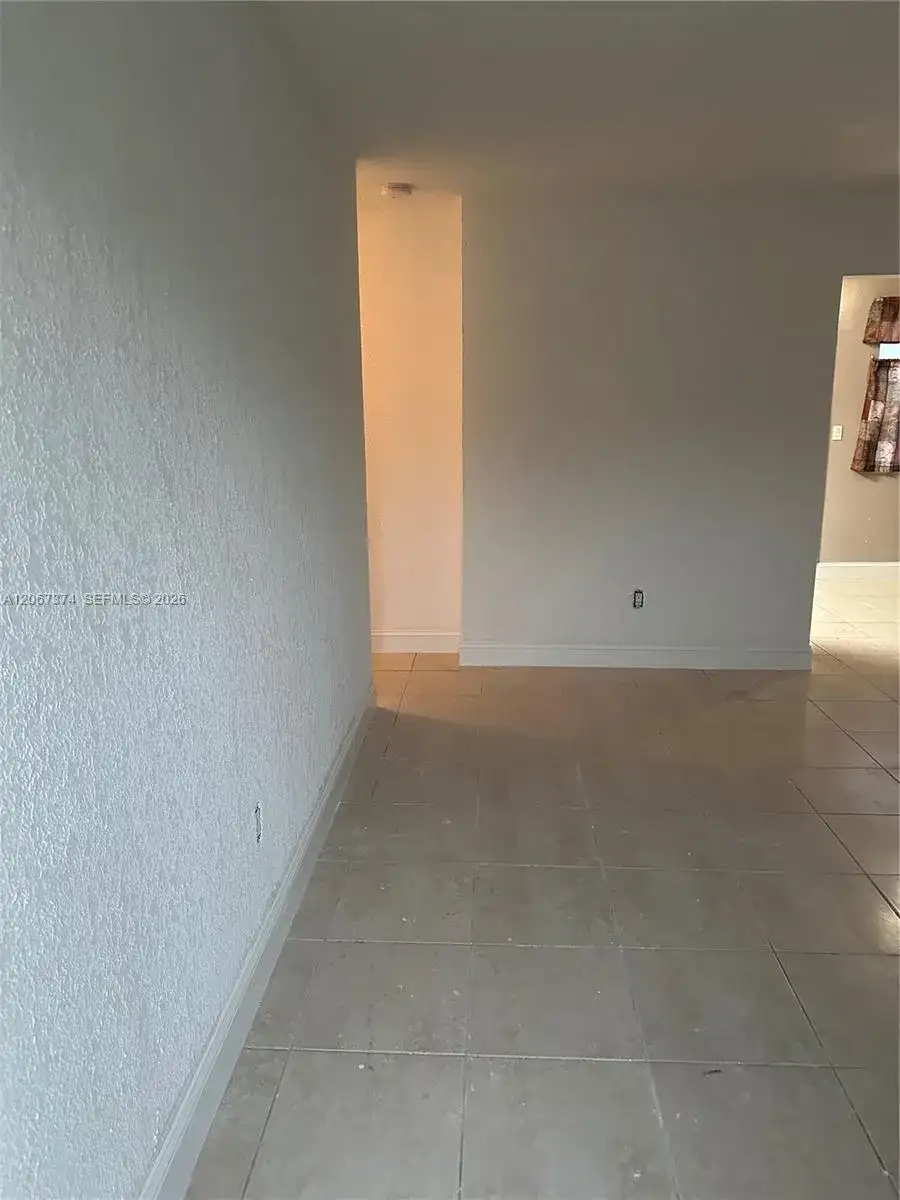 55 NW 169th St # 55, North Miami Beach FL 33169 photo 4
