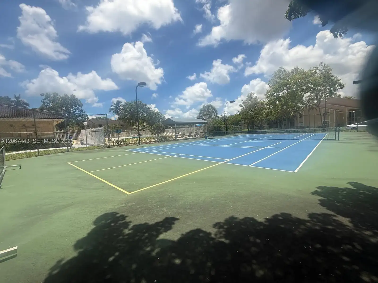 203 E Palm Cir E, Pembroke Pines FL 33025 photo 4