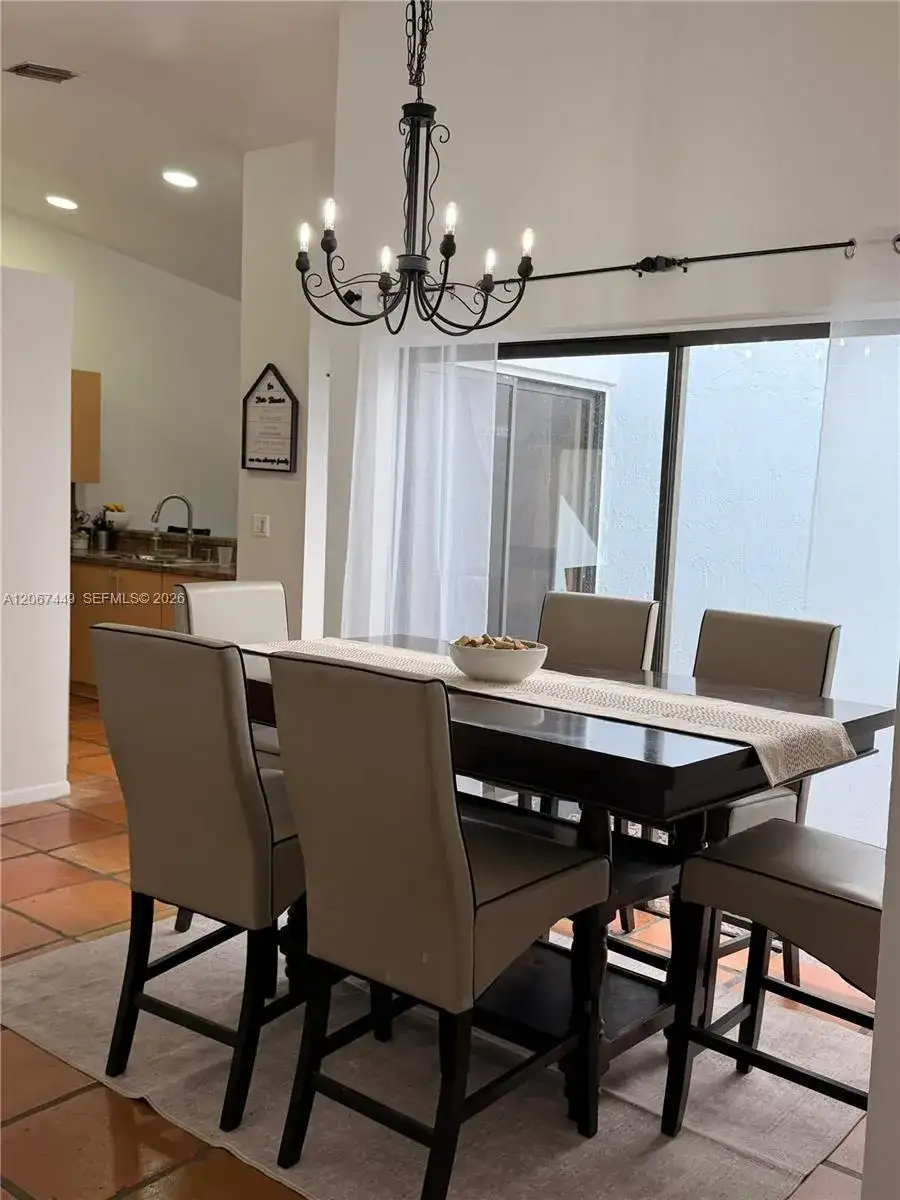 6641 NW 174th Ter, Hialeah FL 33015 photo 5