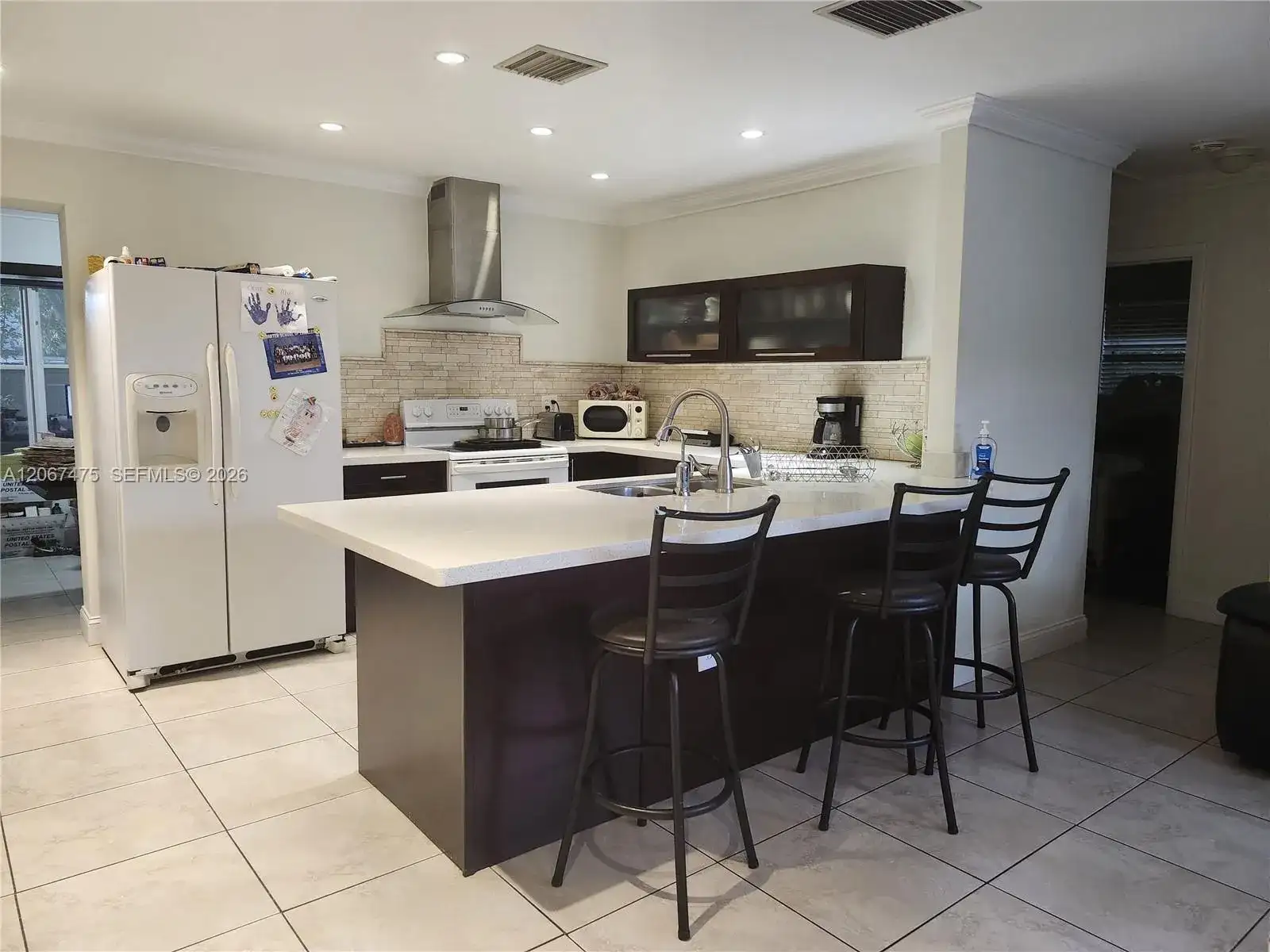 6570 Thomas St, Hollywood FL 33024 photo 2