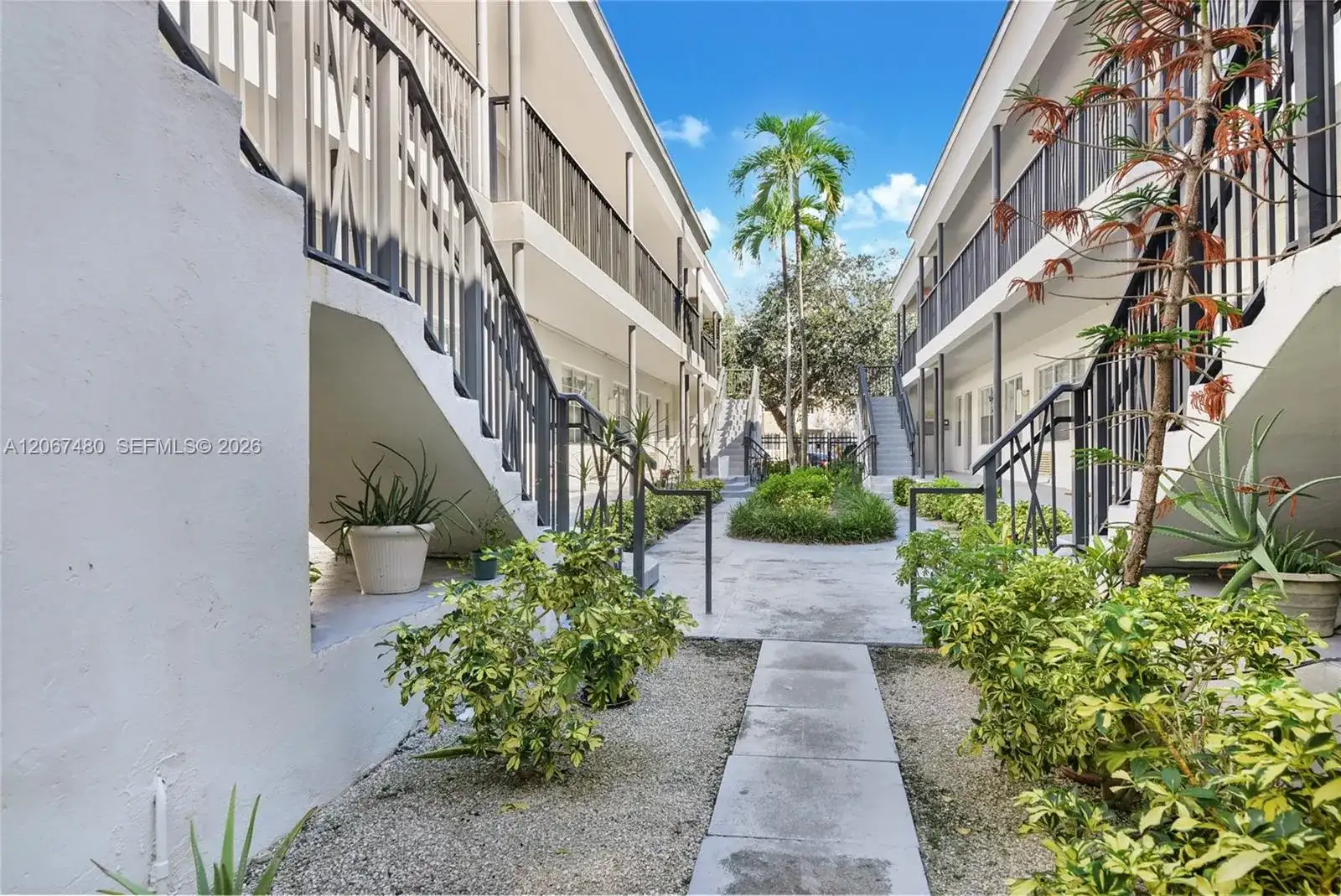 974 Biarritz Dr # 11, Miami Beach FL 33141 photo 3