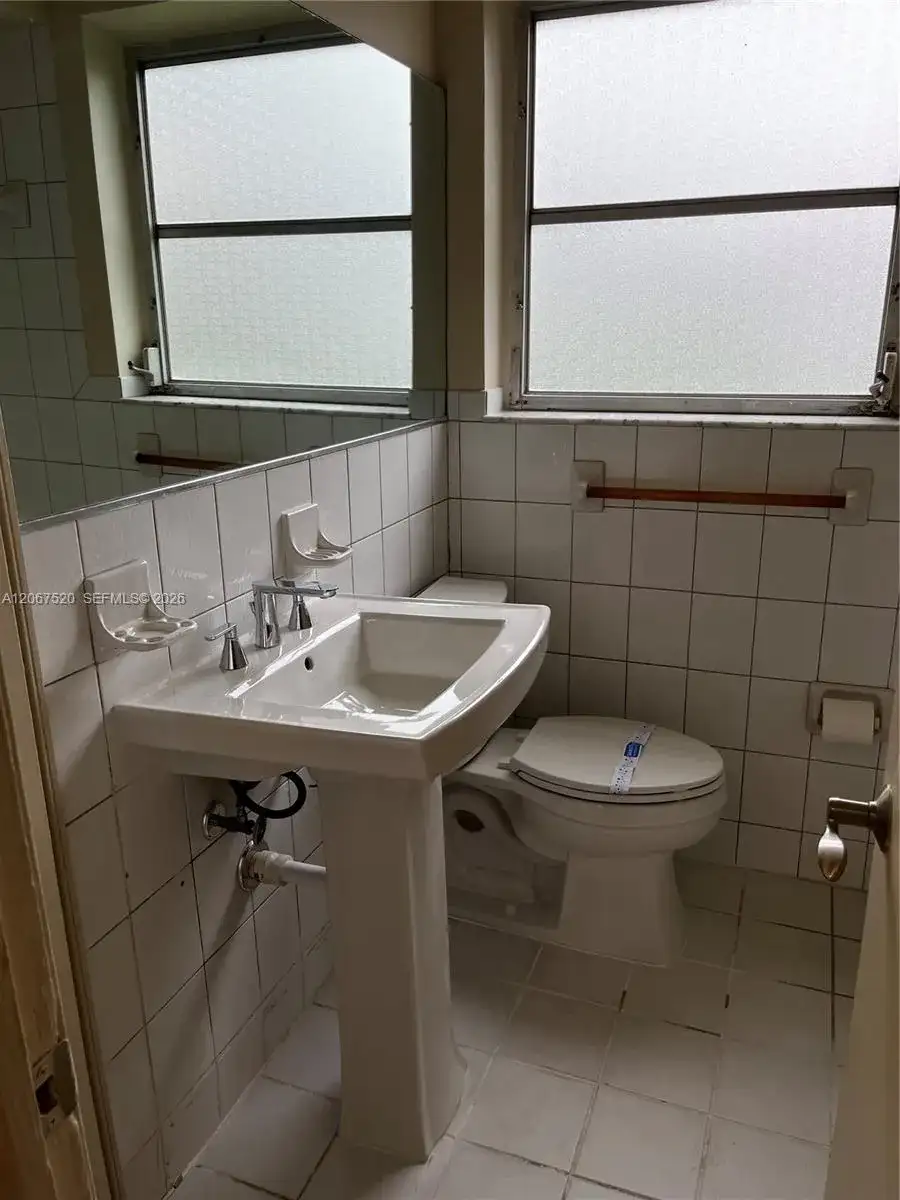3351 SW 18th St # 3351, Miami FL 33145 photo 5