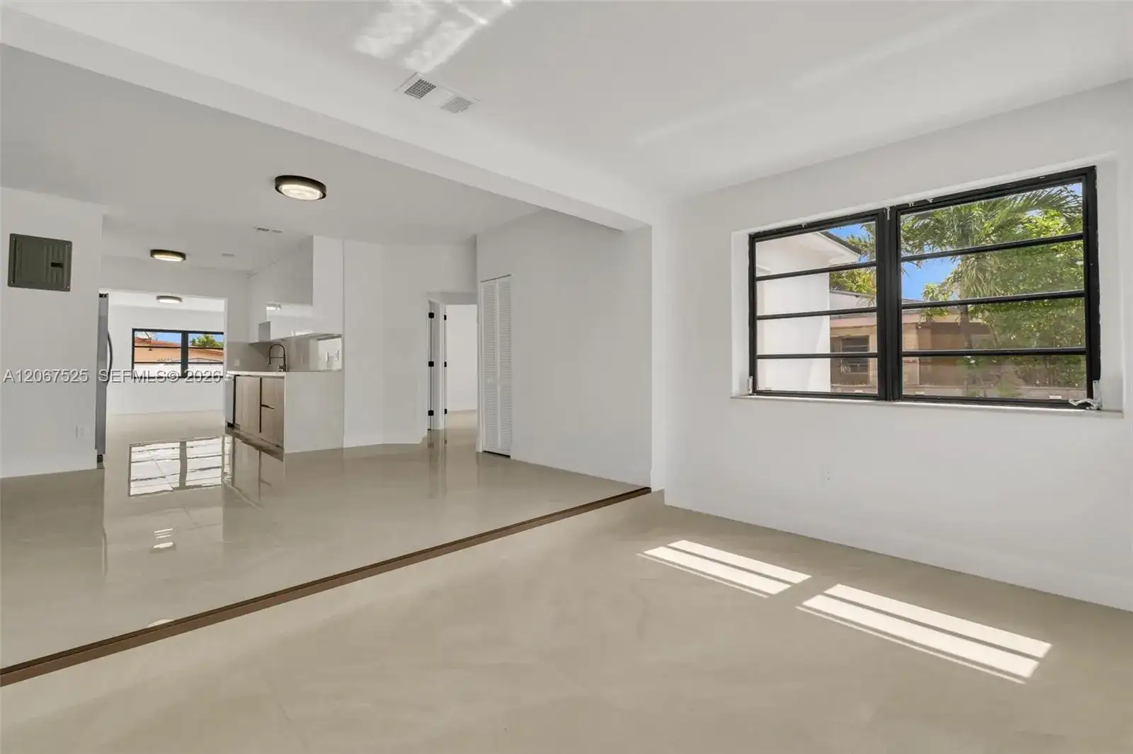 611 SE 4th St, Hialeah FL 33010 photo 3