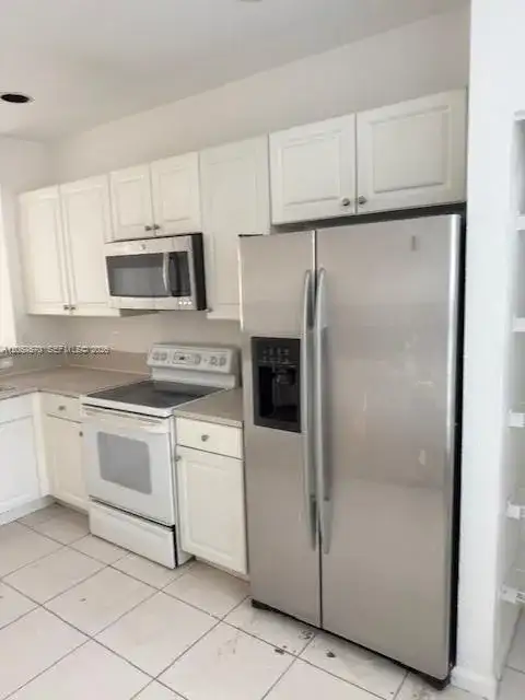 677 NW 42nd Ave, Plantation FL 33317 photo 2