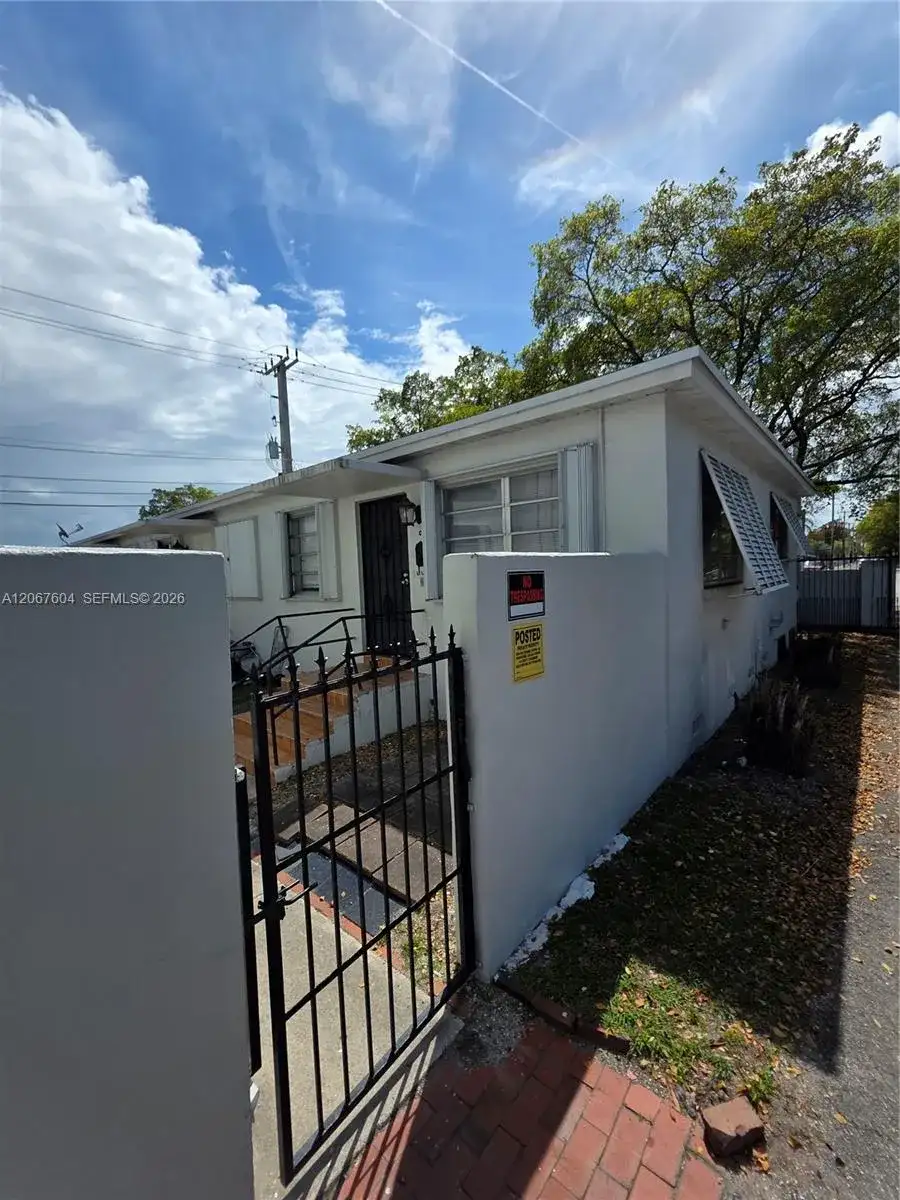 85 Esplanade Dr # C, Miami Springs FL 33166 photo 3