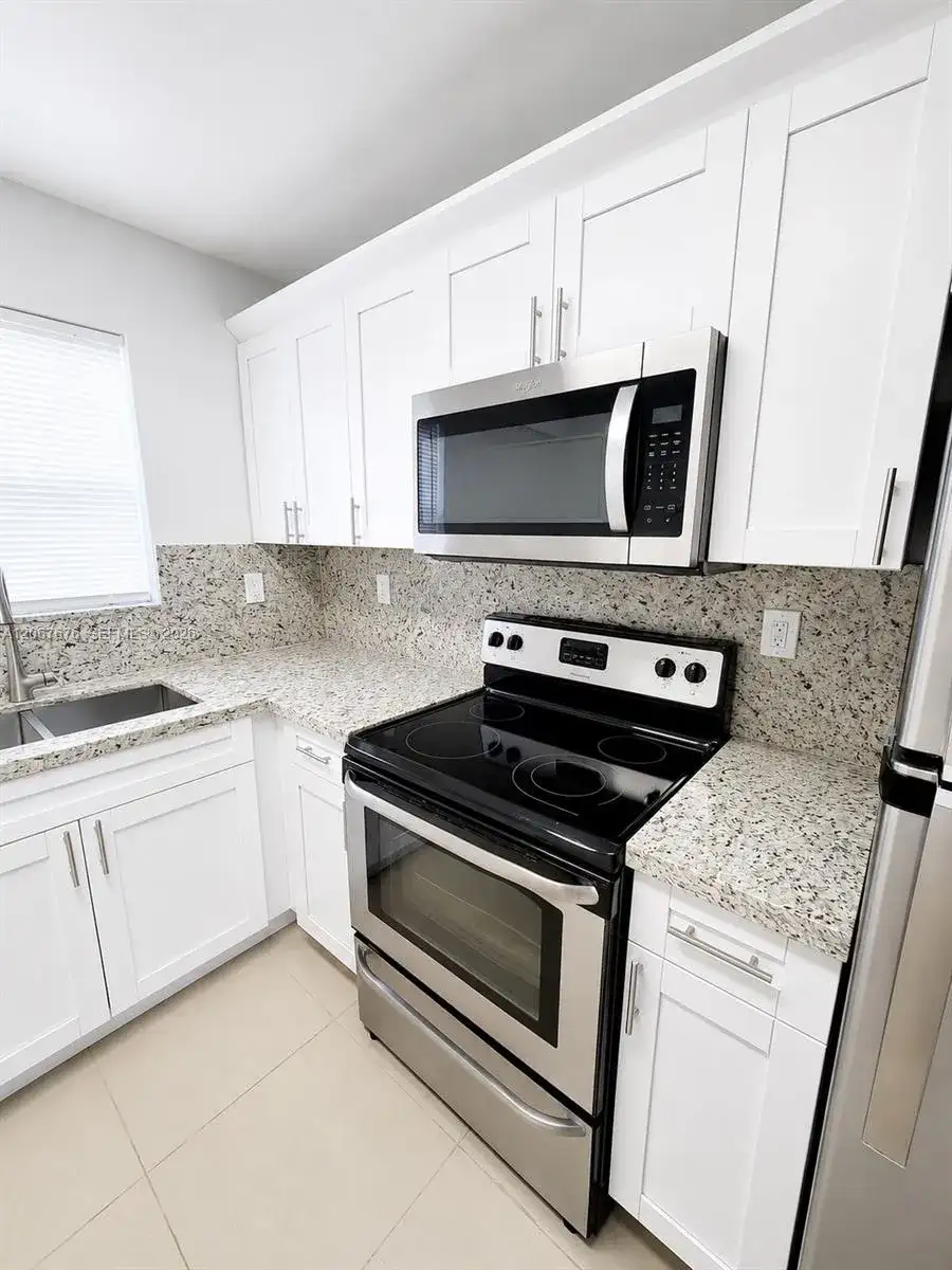 1723 Wiley St, Hollywood FL 33020 photo 3
