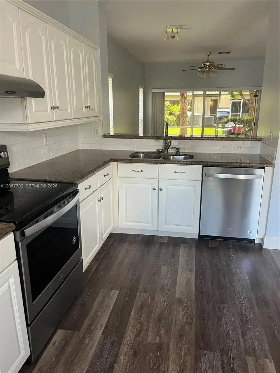 362 SW 122nd Ave # 362, Pembroke Pines FL 33025 photo 2