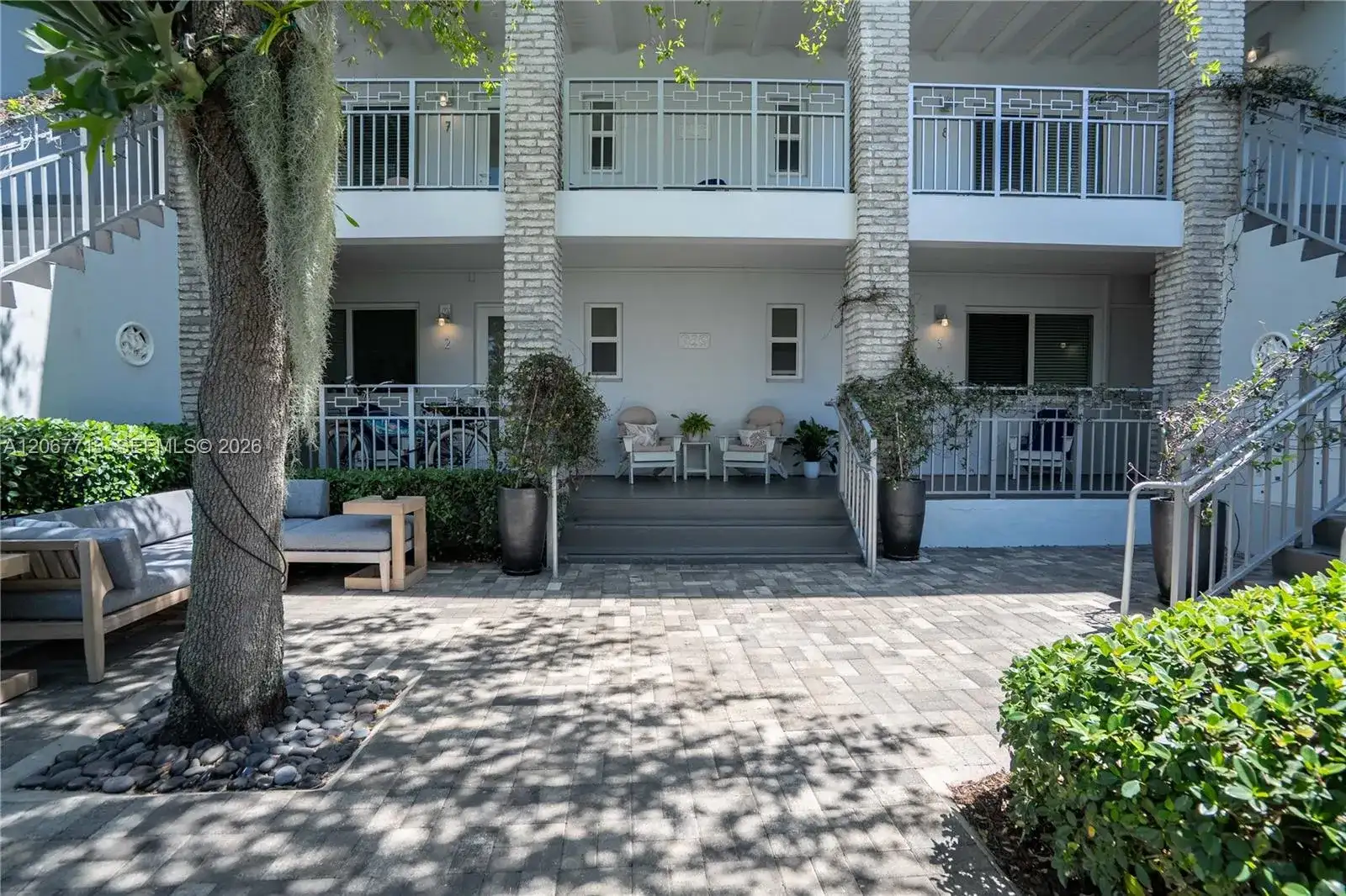 117 S Shore Dr # 8, Miami Beach FL 33141 photo 2