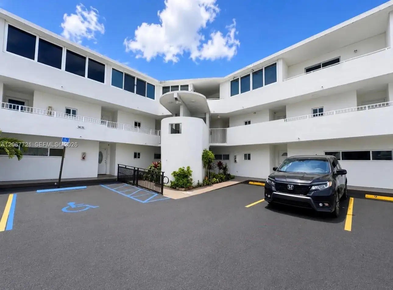 5611 W 25th Ct # 8A, Hialeah FL 33016 photo 2