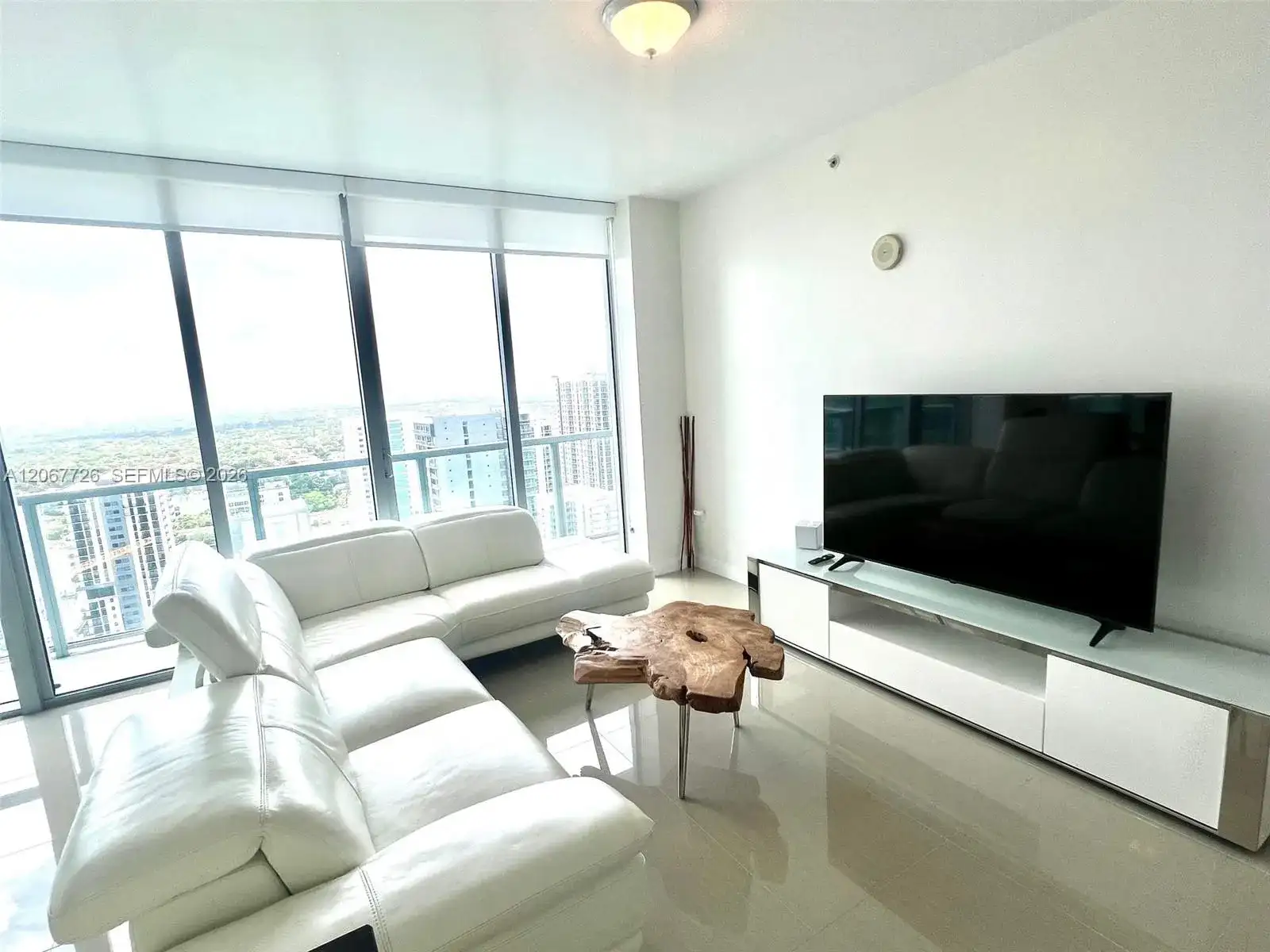 1111 SW 1st Ave # 3214, Miami FL 33130 photo 3